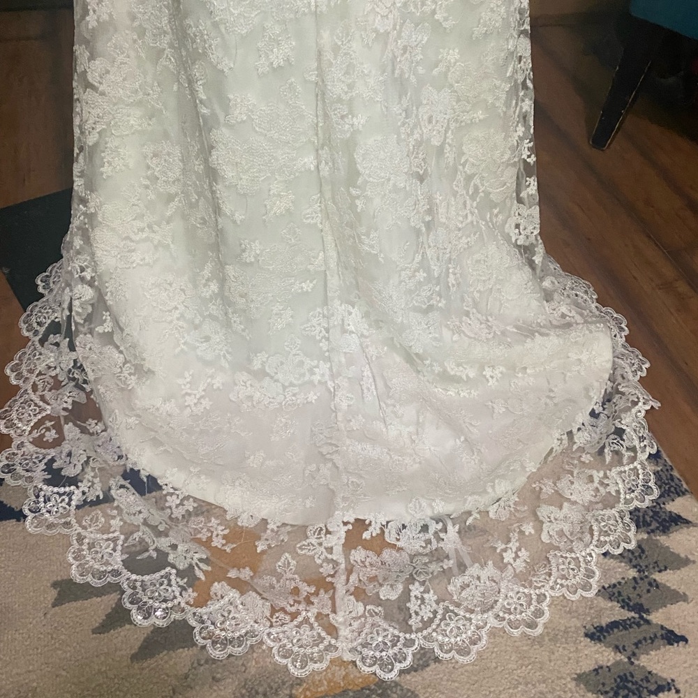 Ivory wedding gown. One of a Kind!! - Picture 6 of 7